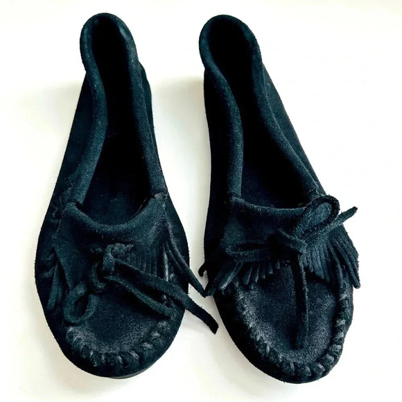 Minnetonka Kitty Hardsole Moccasins Style 400 - Picture 1 of 7